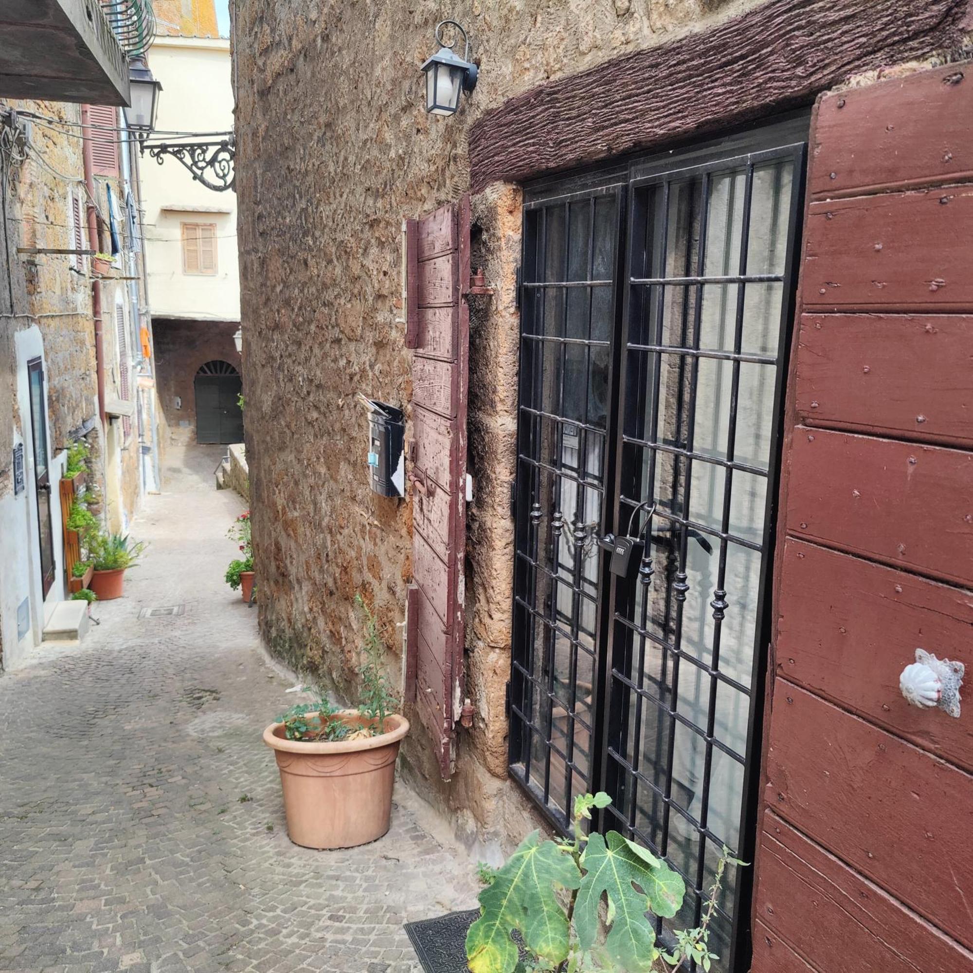 Maestosa Roccaforte Dei Principi, 3 Piani Tutti Per Voi! Sutri Luaran gambar