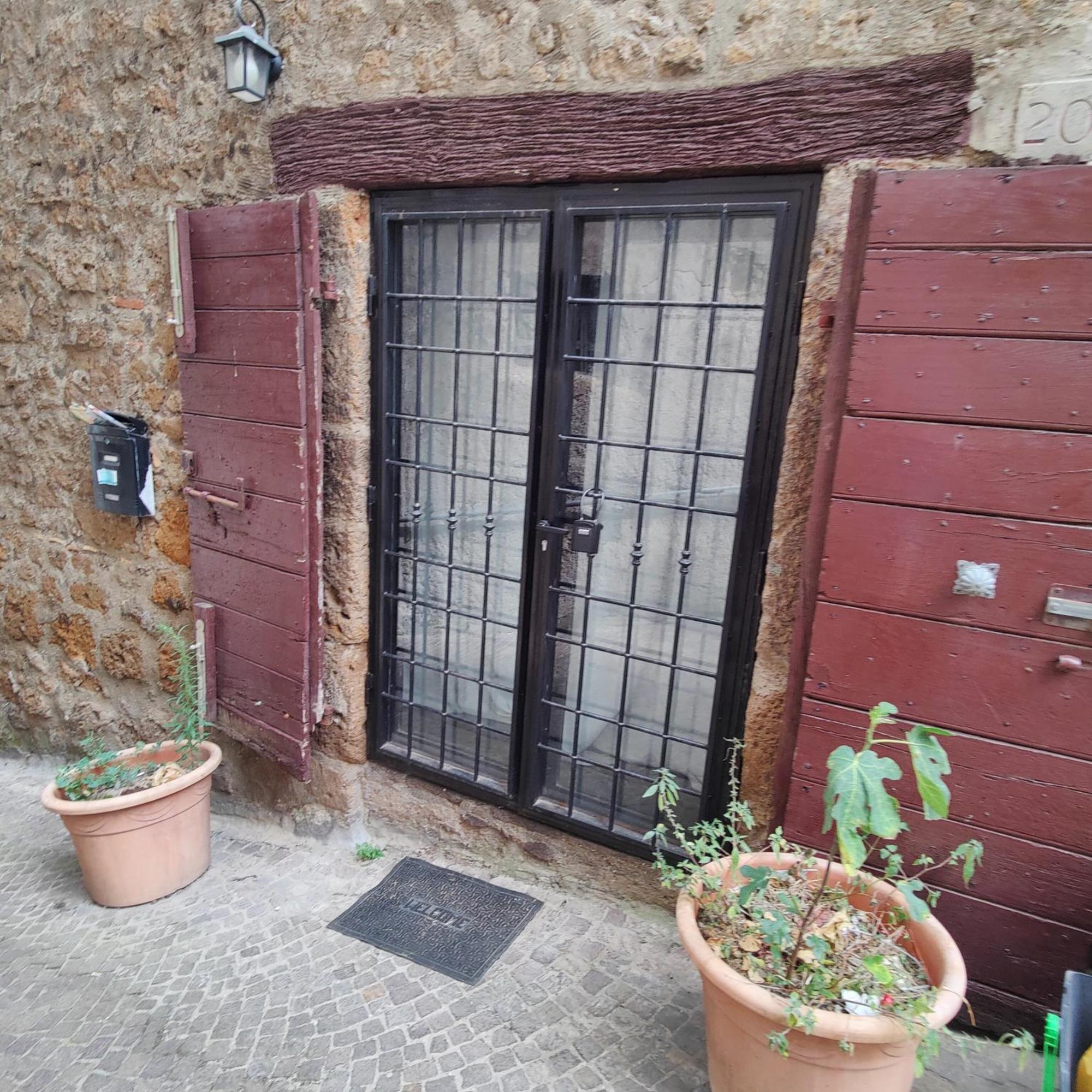Maestosa Roccaforte Dei Principi, 3 Piani Tutti Per Voi! Sutri Luaran gambar