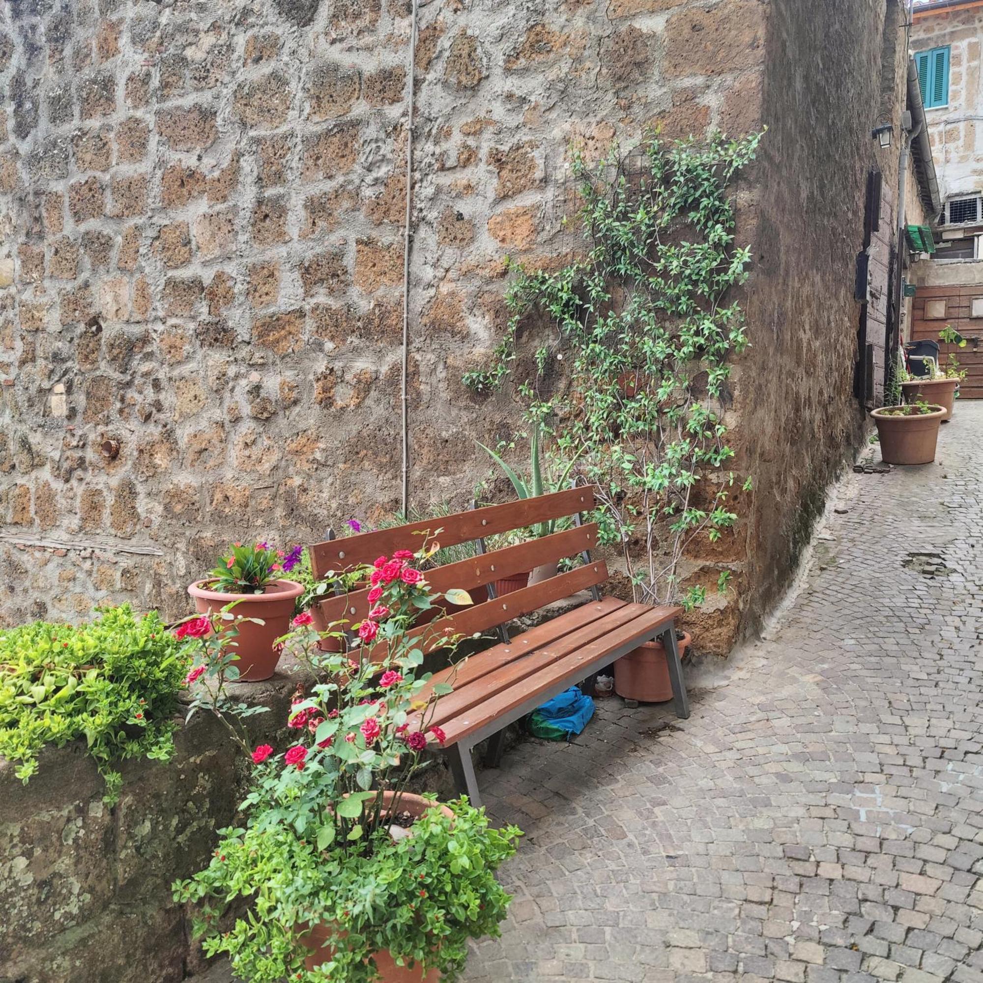 Maestosa Roccaforte Dei Principi, 3 Piani Tutti Per Voi! Sutri Luaran gambar